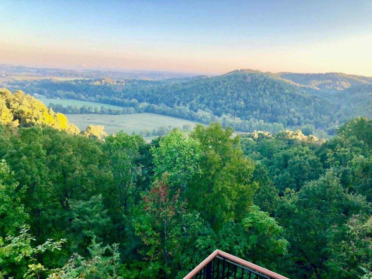 Tanglewood Mountain Lodge By Stony Brook Cabins セバービル エクステリア 写真